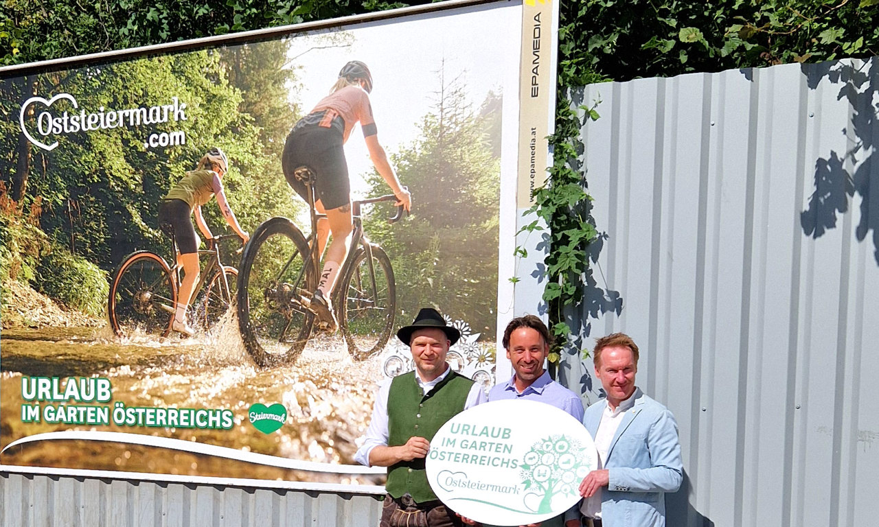 V. l. n. r.: Stefan Schindler (Geschäftsführer Erlebnisregion Oststeiermark), Filipp Rothe (Key Account Manager EPAMEDIA), Bertram Gressl (Head of Regional Sales Wien, Niederösterreich, Burgenland, Steiermark) © EPAMEDIA